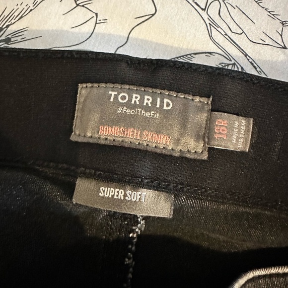Torrid bombskill skinny crop jeans - Picture 3 of 10